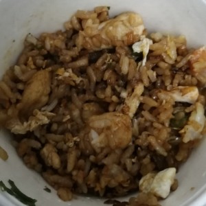 yakimeshi de pollo 