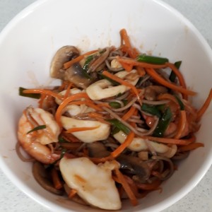 yakisoba de mariscos