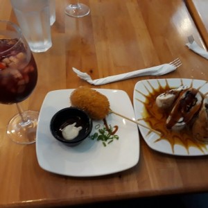 tori maki y brocheta de platano y queso y sangria