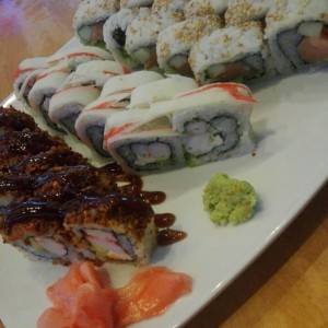 California con salmon+ kronchi roll + express roll