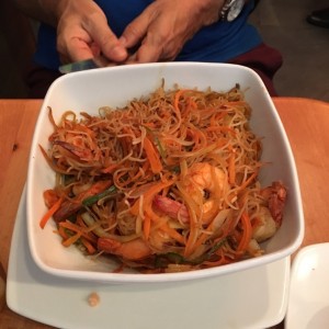 Yakisoba con camarones