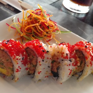 rollo spicy tuna