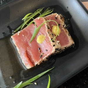 Entradas - Tuna Tataki