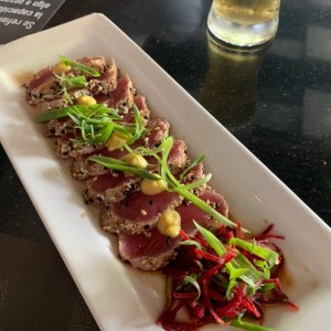 Entradas - Tuna Tataki