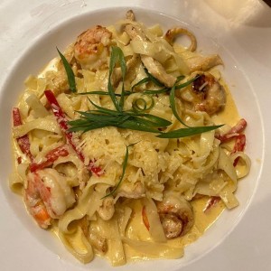 Pasta de camarones y polo