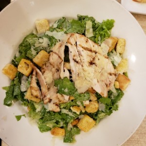 Ensalada caesar con pollo