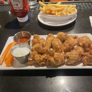 Appetizers - BONELESS