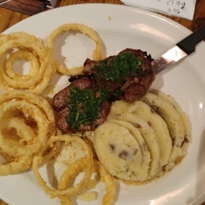 Filete de res con onion ring