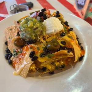 Ultimate chicken nachos 