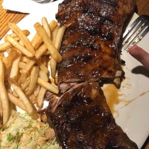 Ribs con sala BBQ