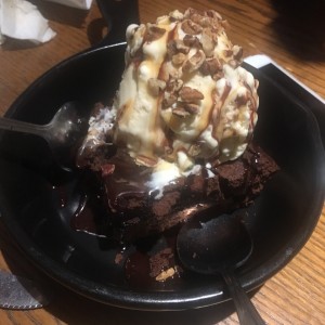 Brownie con helado