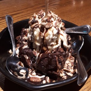 Brownie con helado