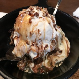 Brownie con helado