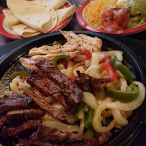 Sizzling fajitas mixtas