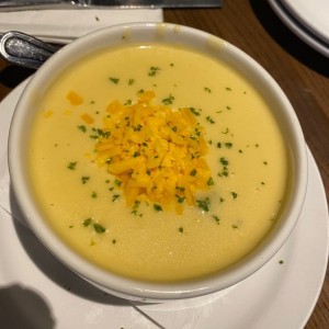 Sopa de Broccoli Cheddar