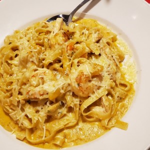 Fettuccini con Camarones