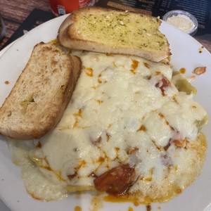 Raviolis con Carne en Salsa Roja o Blanca