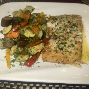 filete de corvina al Ajillo con pure