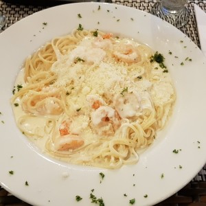 Pasta con Camarones $15.50