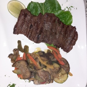 filete de res con vegetales 