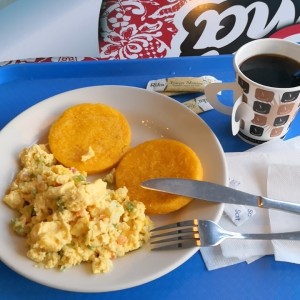 Tortillas con huevos revueltos