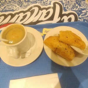 empanadas carne y cafe