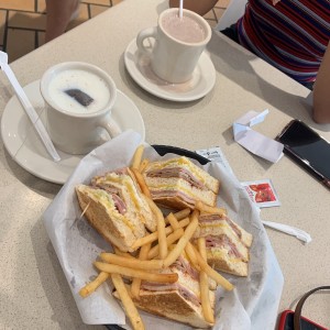 Combo de sandwich de pollo 