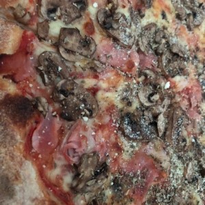 pizza funghi