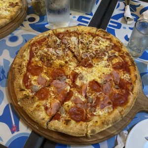 Pizzas Rojas - Carnivora