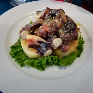 pulpo al ajillo