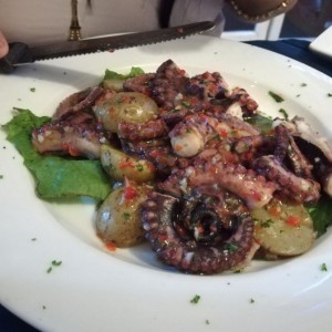 Pulpo al Ajillo