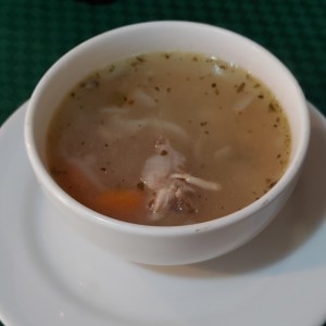 sopa de pollo