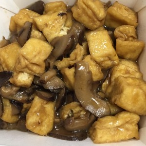 tofu con hongo