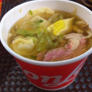 sopa de wanton