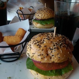 Araxi burger