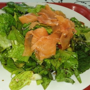 Ensalada Greek Salmon