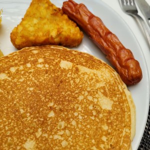 Pancakes y salchicha 