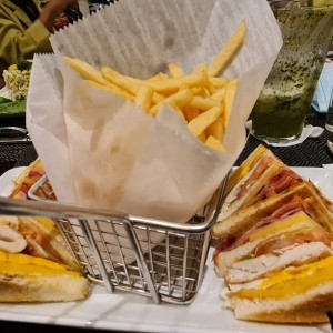 Emparedados - Club sandwich