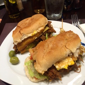 Sandwich de ropa vieja