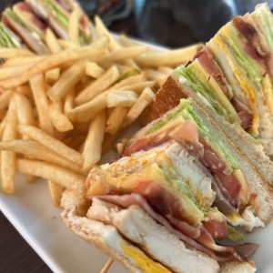 Emparedados - Club sandwich