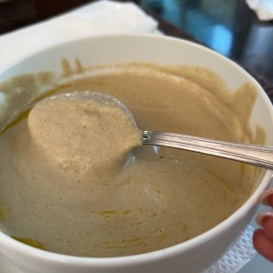 Crema de hongos con toque de olivo