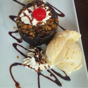 Brownie de Nueces y Helado