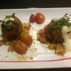 croquetas de arroz con guandu y cordero