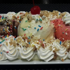 Postres - Banana split Madero