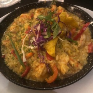 Arroz con camarones estilo thai