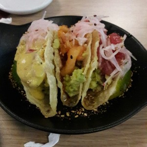 trio de tacos (salmon, atun,corvina)