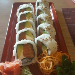 Rolls frescos - Alaska roll