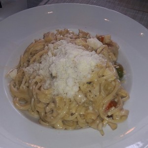 Spaguettis al alfredo 