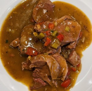 Lengua en salsa