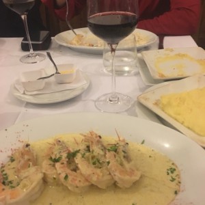 Langostinos en Crema de Champagne y Puerros